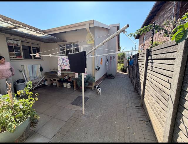4 BEDROOM FREEHOLD FOR SALE IN DALPARK